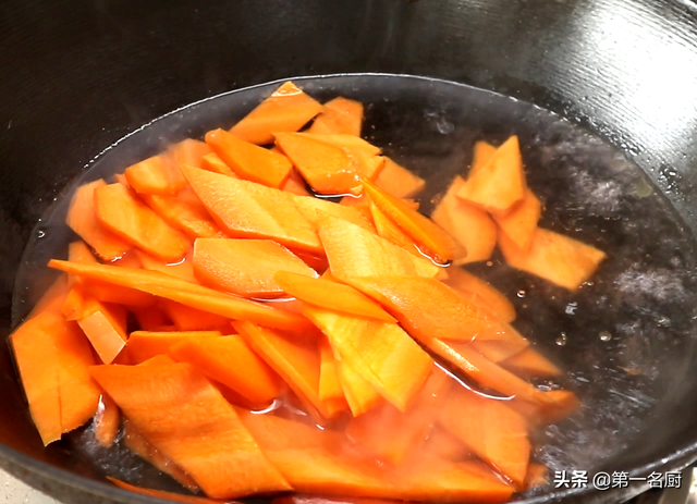 猪肉正确切法图解，猪肉怎样用刀来切（解冻猪肉又快又新鲜）