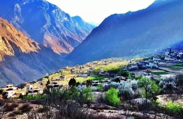 春天去哪里旅游好，这才是春天最值得去的20个地方（中国最美的30个地方）