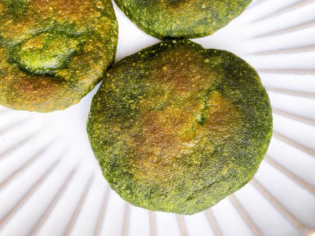 艾叶和艾草一样吗，干艾叶和湿艾叶功效一样吗（哪一种是你心中最好的味道）