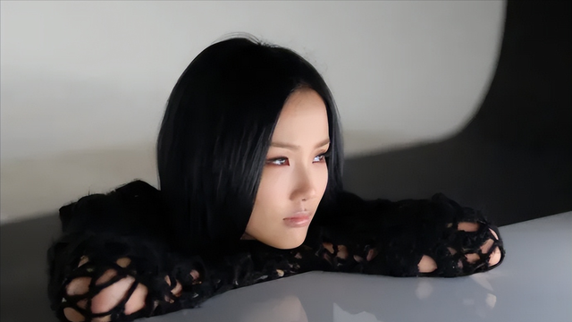 乌龙闯情关主题曲，抖音最火100首歌曲（歌红人不红的9位歌手）