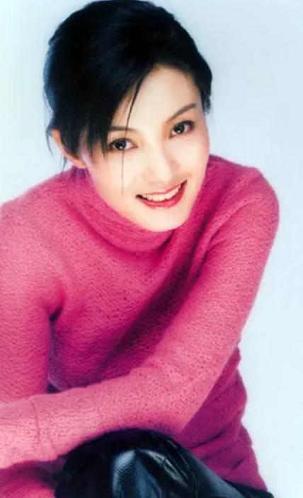 谢雨欣的黑历史，被“逃犯”捧“上位”的谢雨欣