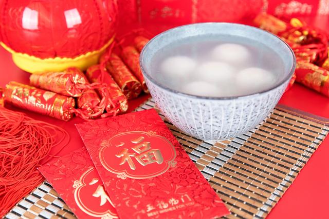 元旦和新年是一个意思吗 各有什么传统习俗，元旦和新年是一个意思吗（清朝冷知识——细说清代的岁时节日风俗）