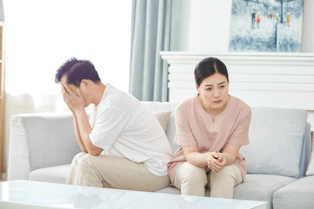 男人一旦决定离婚还能挽回吗，男人铁了心离婚的表现（老公提离婚该怎么办）