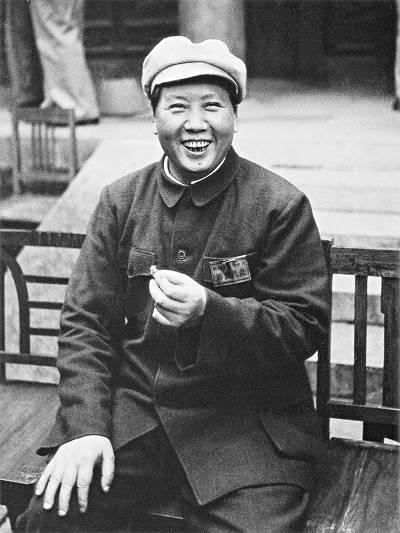 社会黑纸白字图片，白纸黑字图片（1976年天安门毛泽东画像披上黑纱）