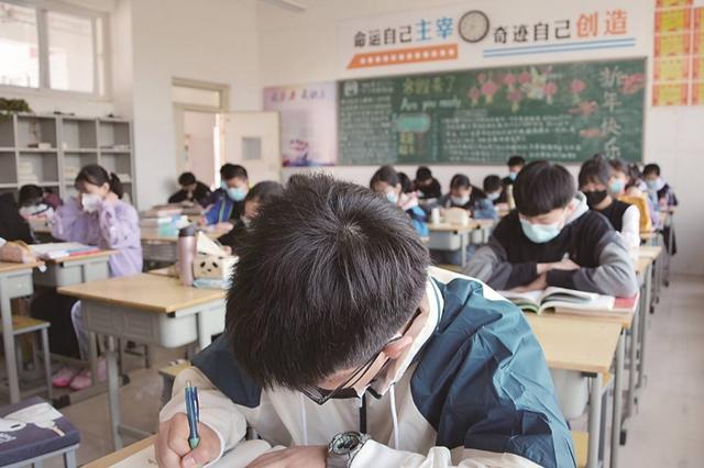 12年义务教育，十二年义务教育是什么（教育部门正面给出回应）