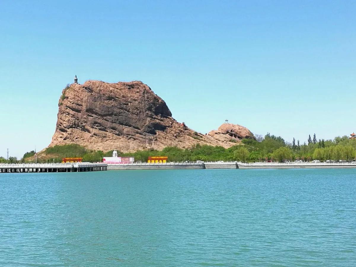 望儿山风景区:孤峰陡立景秀丽,演绎"慈母盼儿归"