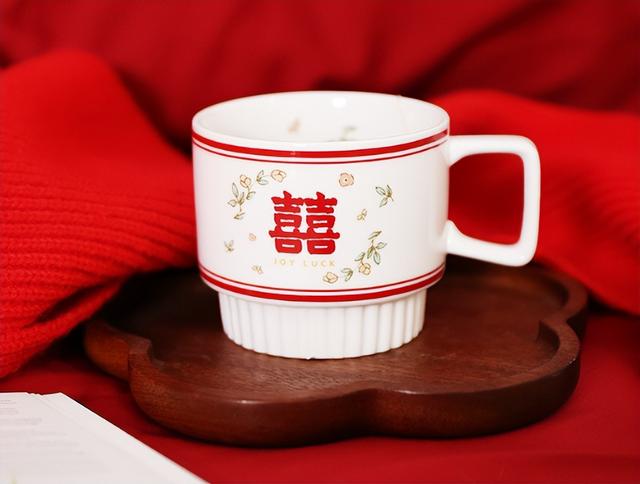 结婚30年送老婆什么礼物好，结婚30年送什么礼物（送给新人满满的祝福）