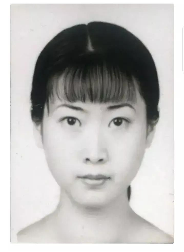 芙蓉姐姐整容前照片，芙蓉姐整容了吗（从扮丑网红到亿万富婆）
