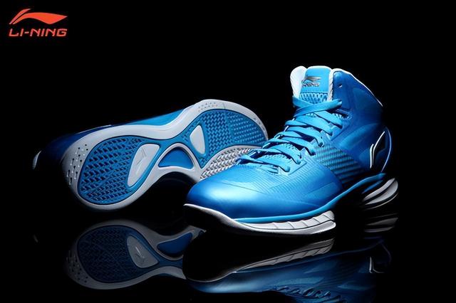 李宁篮球鞋怎么样，李宁和安踏哪个好（李宁做了一双更强的“超轻”篮球鞋）