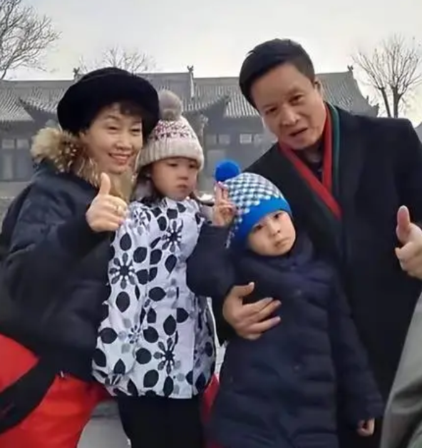 阎维文的家庭故事，阎维文：陪妻子抗癌34年