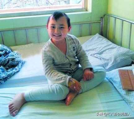 人前风光无限，人后被亲妈当成“提款机”，这5位童星满是辛酸泪