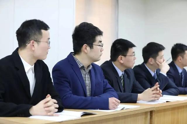 事业编制和公务员的区别，事业编制和公务员的区别工资待遇（公务员与事业编制的区别是什么）