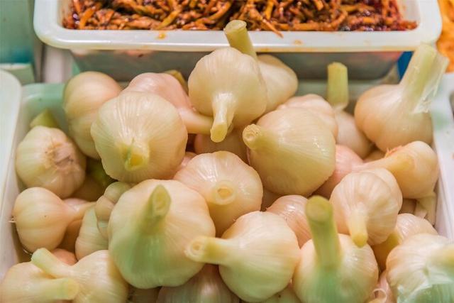 木耳泡多久有毒，木耳泡多久就有毒了（泡木耳太久，致毒还伤肝肾）