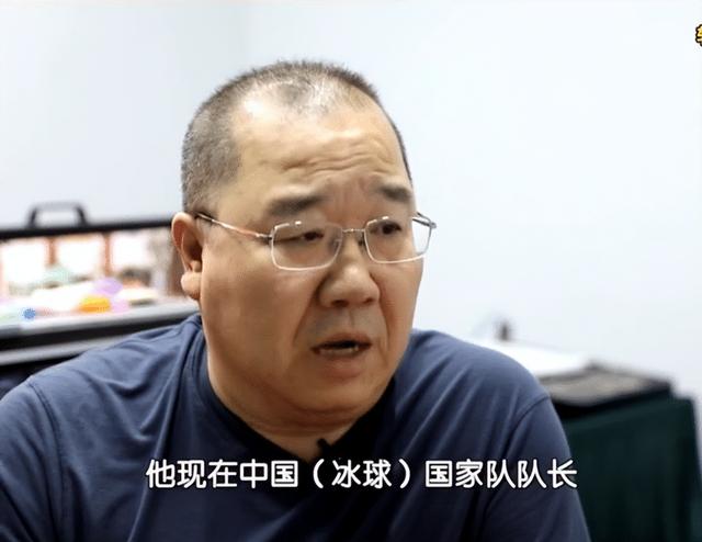 英达小儿子多少岁，英达次子被批啃老一无是处