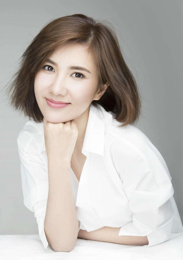 边潇潇，边潇潇，性感魅力写真<组图>（边潇潇电视剧大全最新）