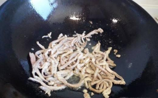 如何做鲜姜炒肉，炒肉用什么姜（姜丝肉的家常做法）