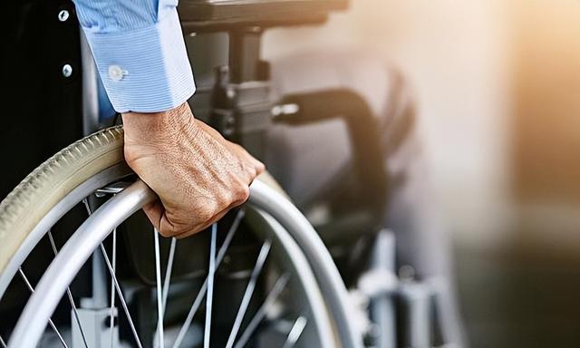 不良嗜好有哪些，生活中最耗伤身体的不良嗜好都有哪些（这5种“异常嗜好”）