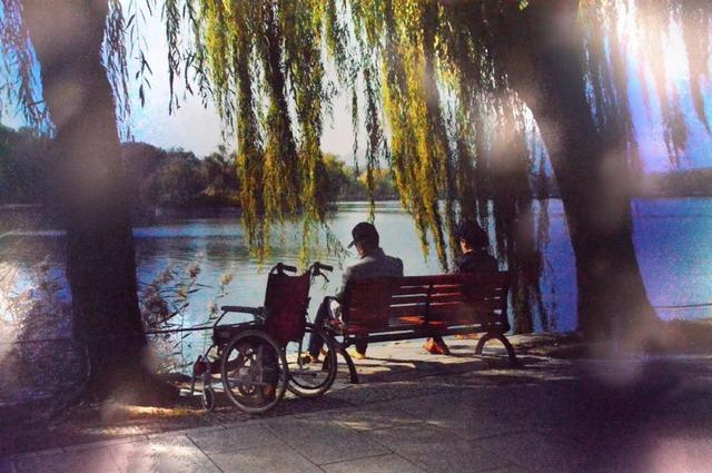 又老了一岁的心情说说，自己又老一岁的说说心情短语（30句有关生死的诗词句子）