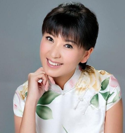 “二人转女王”闫学晶：两段婚姻三个孩子，两任丈夫都是二婚