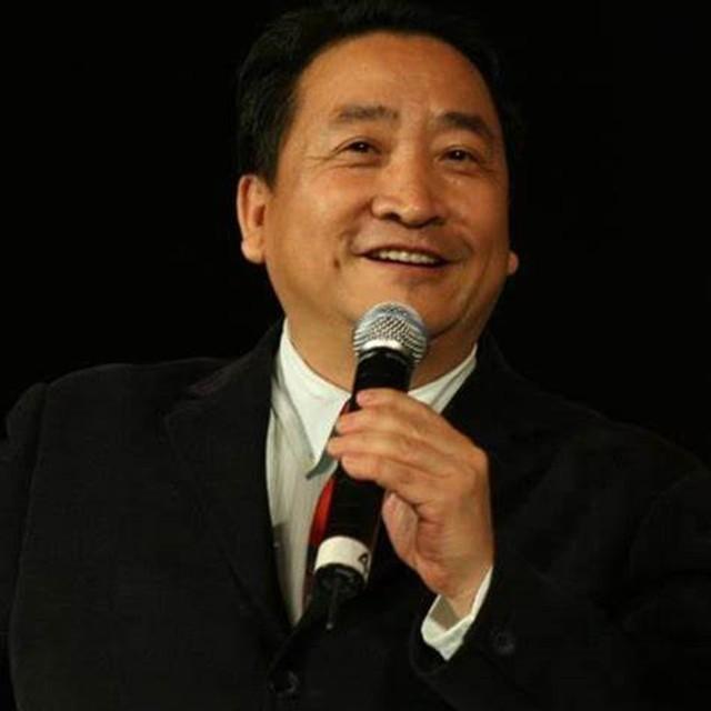 姜昆郭德纲冰释前嫌？一改往日口风认可德云社，10年恩怨两清了？