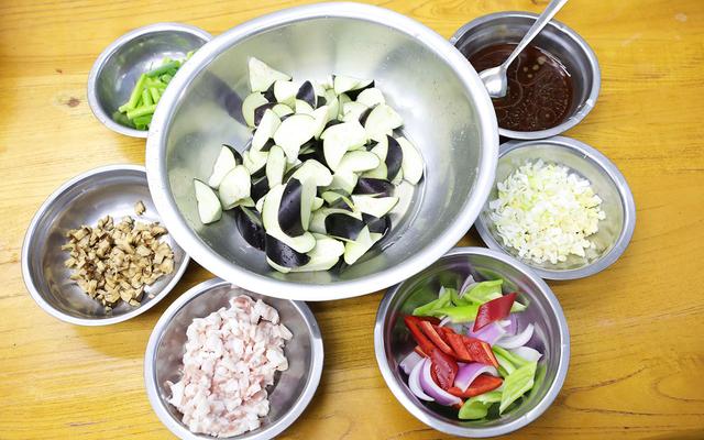 夏天吃什么菜好，炎炎夏天吃什么菜好呢（也要吃这5种家常菜）