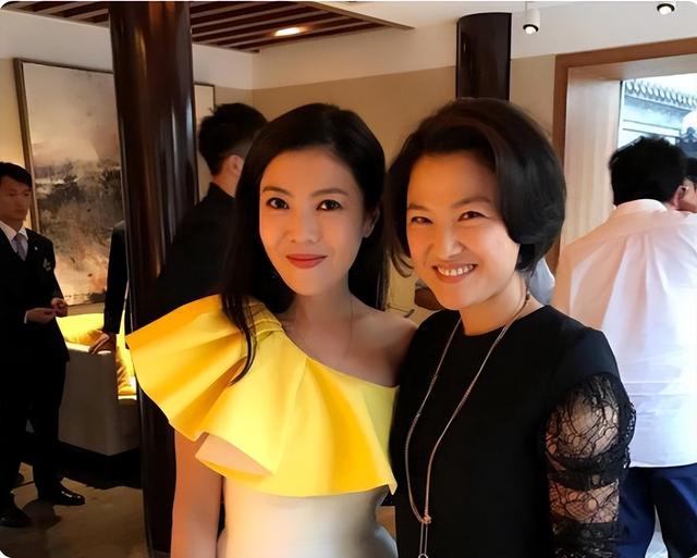 女人长期跑步的好处，长期慢跑的女人气质（55岁富婆坚持跑步10年）