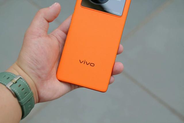 vivo手机怎么刷机，vivo手机如何进入刷机模式（全方位解读VIVO最新一代旗舰机的综合性能）