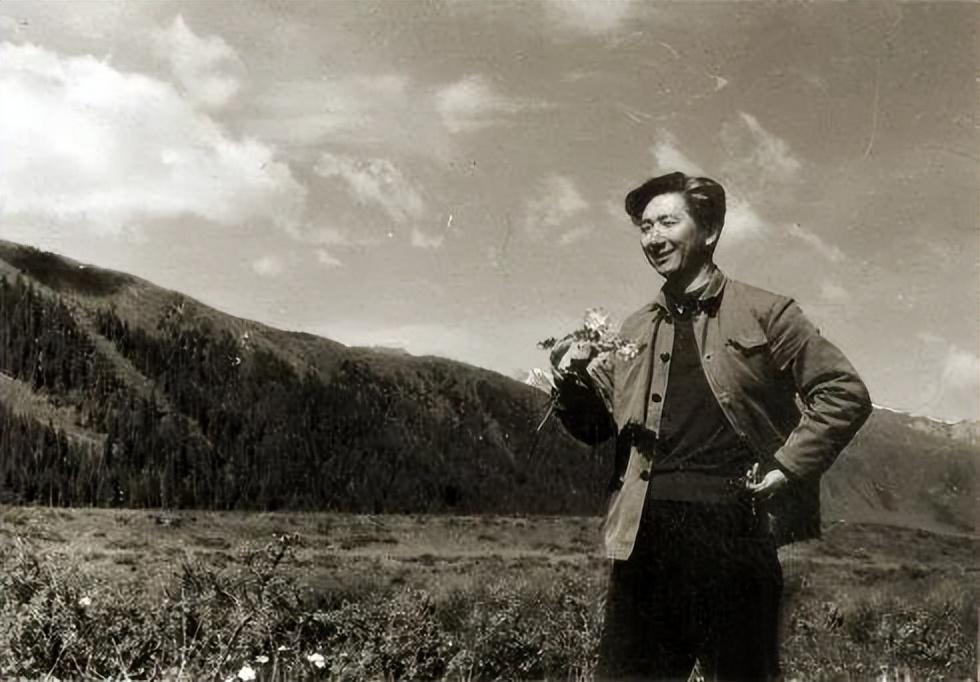 青年演员陈铎个人资料(央视著名主持人陈铎) - 散下步