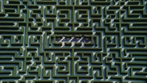 闪灵解析，闪灵解析知乎（恐怖片NO.1《闪灵》）