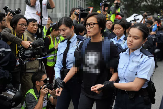 何韵诗短发图片，何韵诗演过什么电影（曾叫嚣让联合国把中国除名的何韵诗终于被抓了）