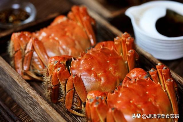 家常蒸螃蟹的做法步骤，家常蒸螃蟹的做法步骤图（蒸螃蟹：有人用冷水）