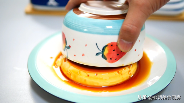 如何制作牛奶鸡蛋布丁，制作牛奶鸡蛋布丁的原理（教你在家自制焦糖布丁）