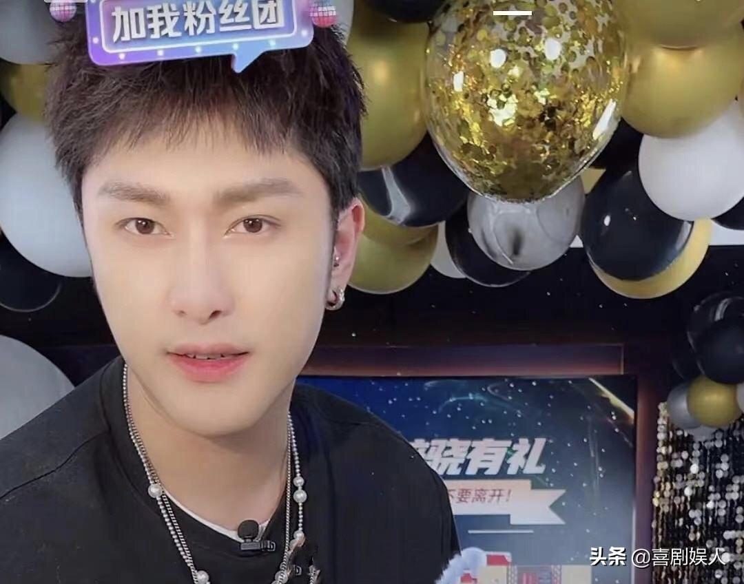 同样是过气艺人，有人退圈当百亿 明星总裁(关于明星总裁的简介)