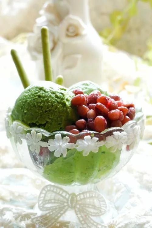 小清新好看的冰淇淋图片大全 夏天就是要来一支冰激凌吃的啊,小清新冰淇淋背景图(冰激凌壁纸:夏日炎炎) 小清新好看的冰淇淋图片大全 夏天就是要来一支冰激凌吃的啊,小清新冰淇淋背景图(冰激凌壁纸:夏日炎炎)