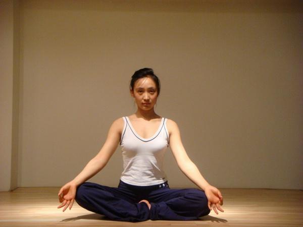 白静案到底怎么回事，吃里扒外、被丈夫三刀索命的女星白静