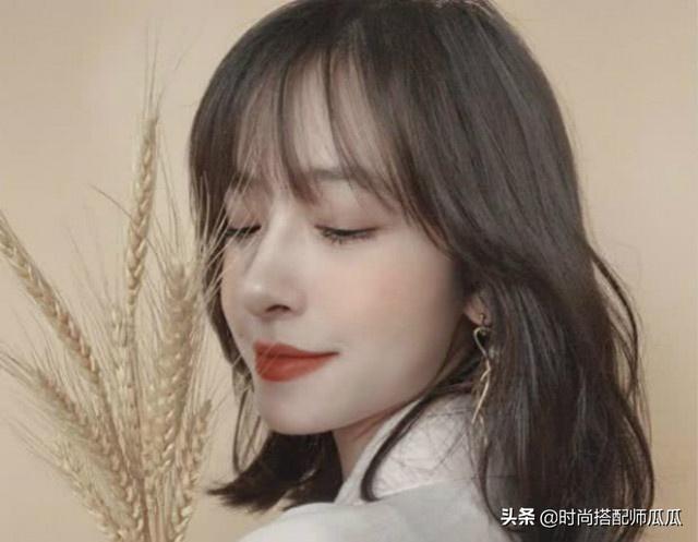 齐肩头发怎么扎好看，齐肩短发怎样扎才好看（女人过了55岁就别留长发了）