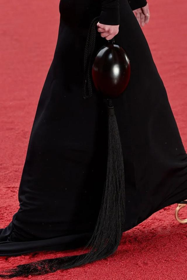 element是什么牌子，ELEMENT是啥牌子的电视（95岁的FERRAGAMO）