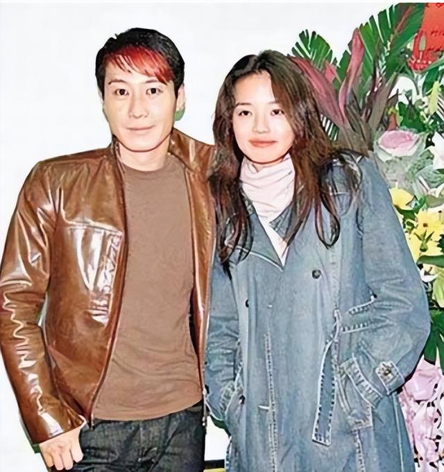 黎明女粉合照，流水的女神。盘点百搭天王黎明和美女们的合照。