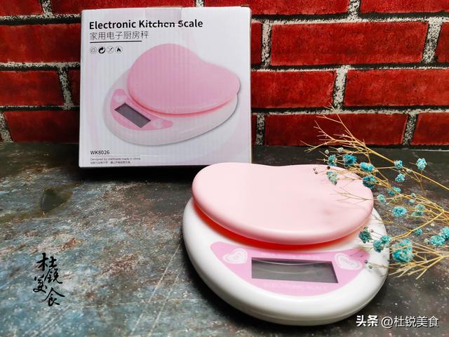 蛋糕烘焙设备价格，烘焙中的常用设备简介（除了烤箱备齐这6种烘焙工具就行）