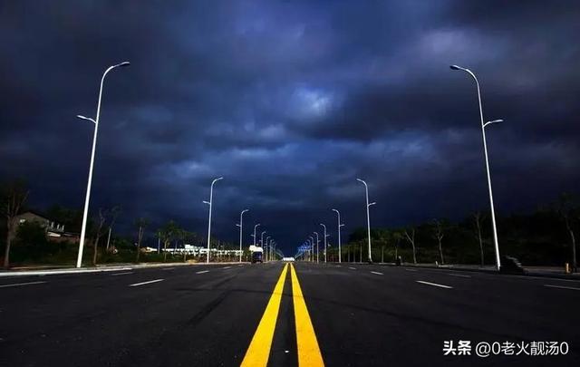 人行横道线的作用是什么，人行横道线图片（23种交通标线的形状和作用）