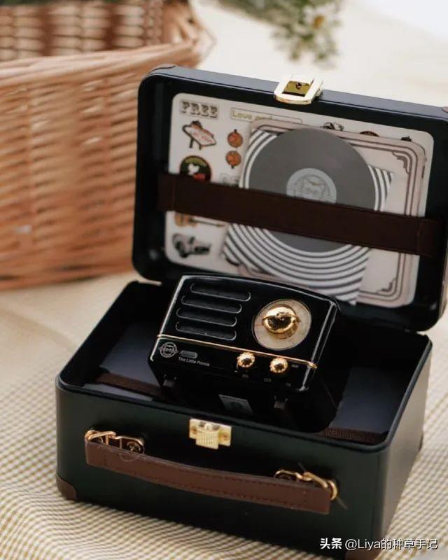 收到礼物很感动的句子，朋友圈收到礼物很感动的句子简短（直男送的礼物有多窒息）