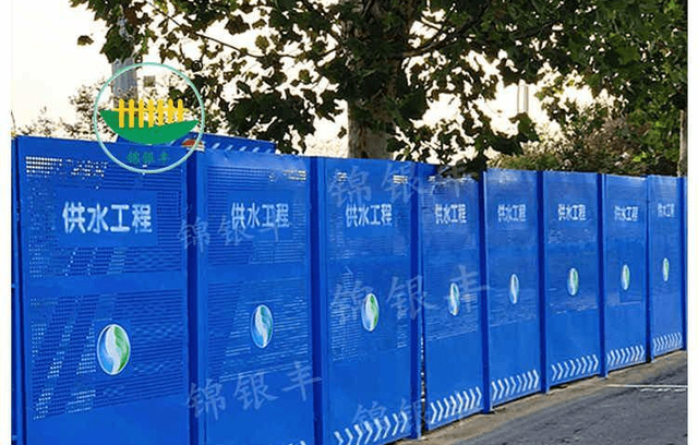 市政围栏要求，市政围栏多少钱一米（建筑工地市政围挡特点）
