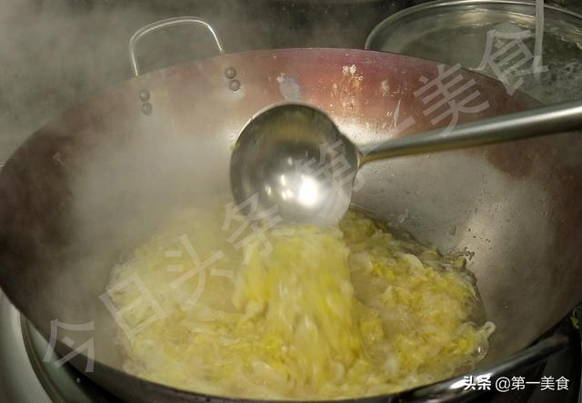 东北乱炖都有什么菜，东北乱炖是东北哪里的菜（东北的四大“硬菜”）