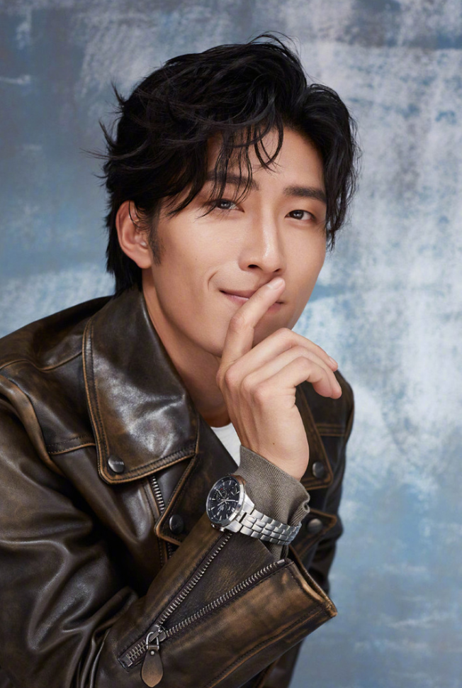 窦骁个人资料简介(儿时跟随父母移民) - 龙腾网