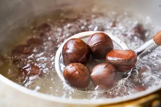 炒板栗简单实用版怎么做，想吃糖炒栗子不用买