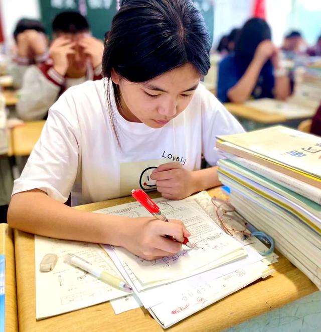 经典初三家长寄语鼓励，经典初三家长寄语鼓励一句话（长实呈贡初三年级家长寄语）