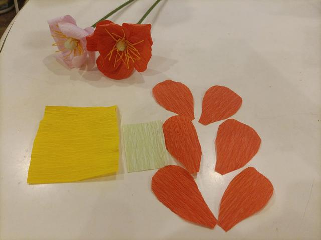 皱纹纸花朵做法大全，DIY皱纹纸蓝色妖姬花骨朵的制作（纸花教程之冰岛虞美人）