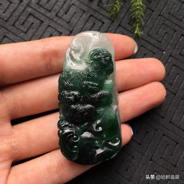 翡翠蓝水是什么意思，天空蓝翡翠成新晋网红