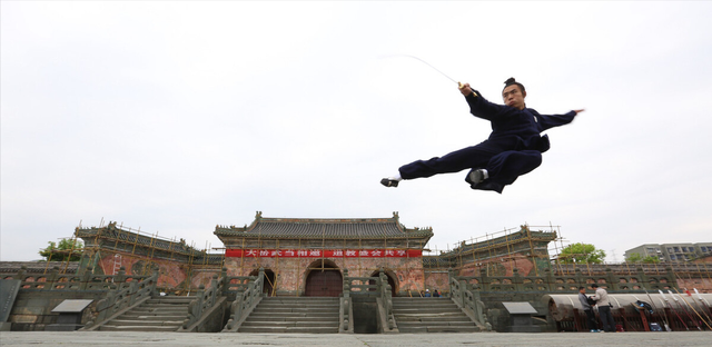 长明灯（长明灯小说，真的600多年没灭过（《长明灯》主人公）