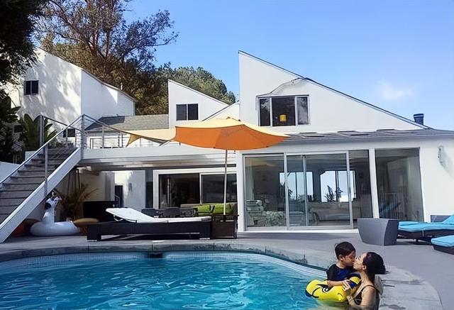 霍思燕和黄奕关系好不好，手撕黄奕傍上华谊老总